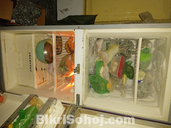 ফ্রীজ বিক্রয় করা হবে